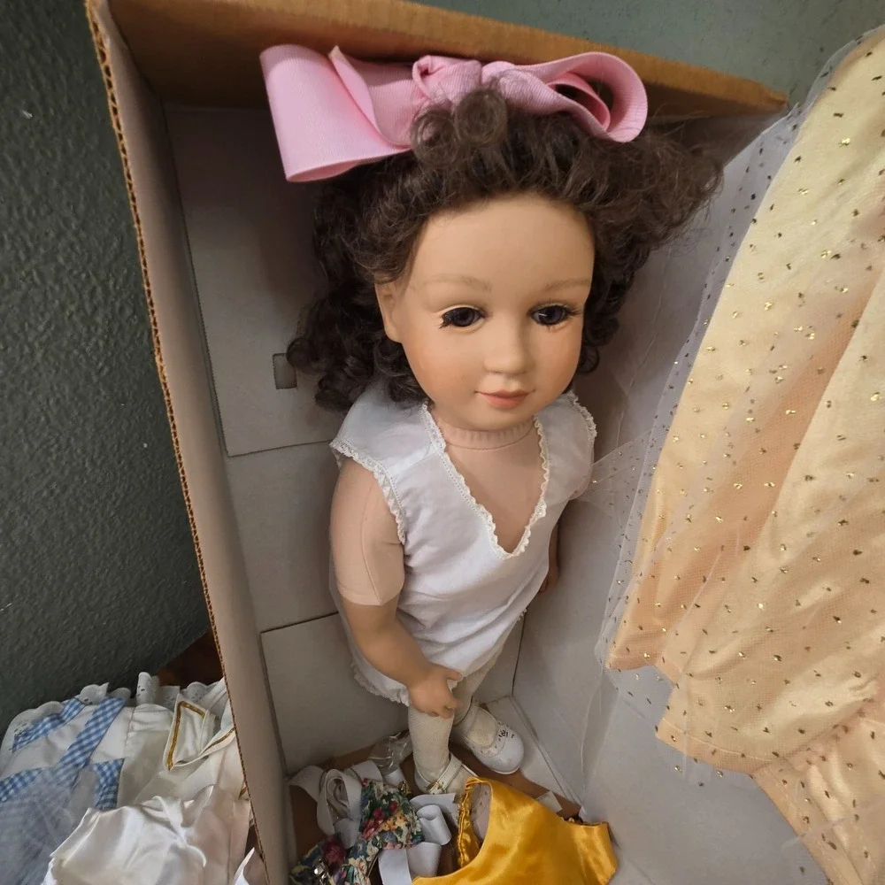 My Twinn Doll Beauty Brown Brunette Curly Hair Adorable Rare Htf w box & clothes